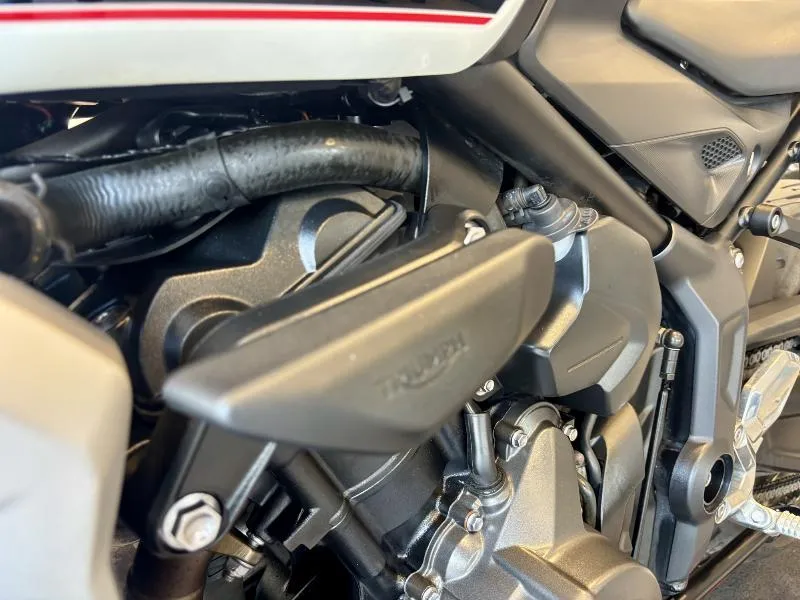 TRIDENT 660