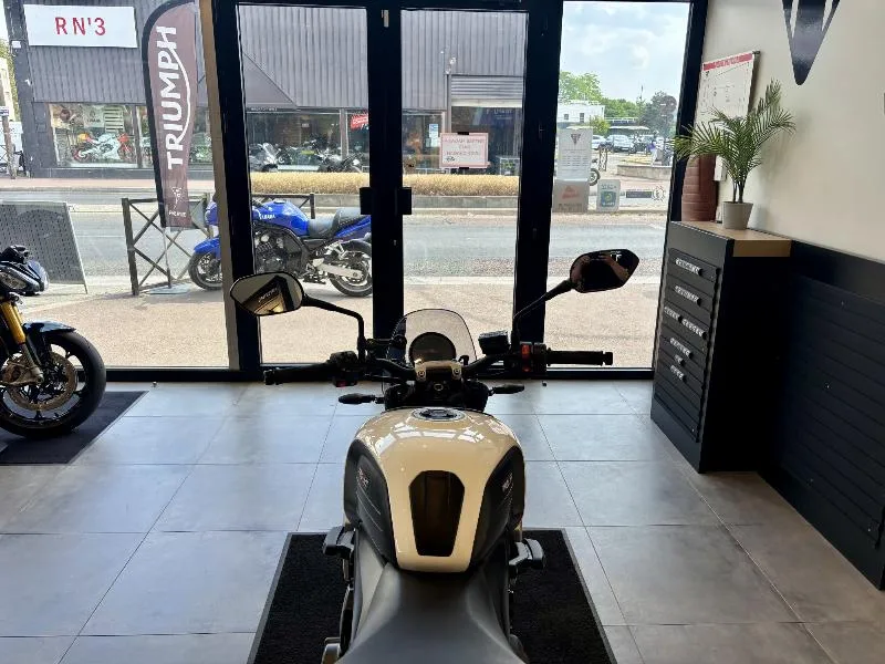 TRIDENT 660
