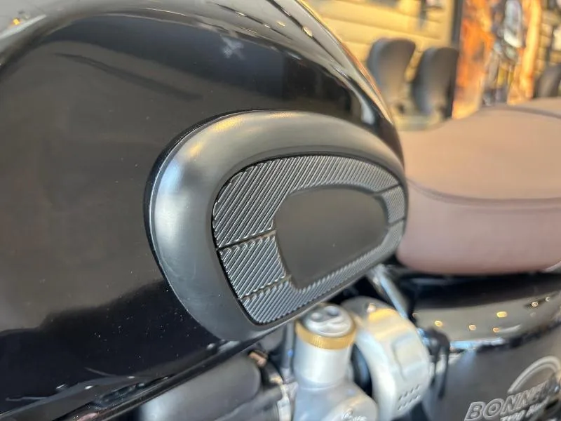 Bonneville T120 Black