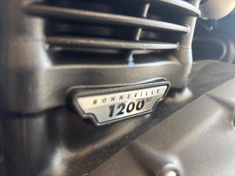 Bonneville T120 Black