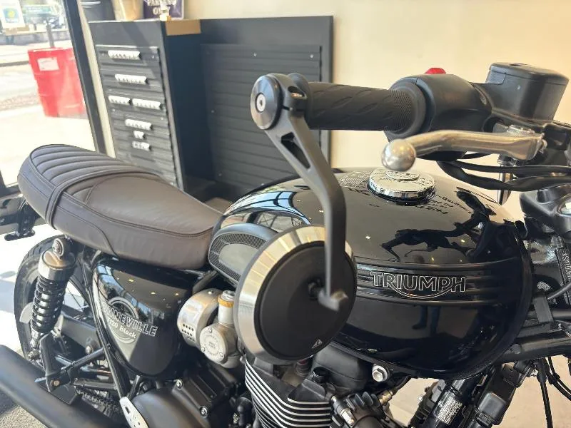 Bonneville T120 Black