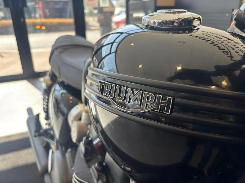 Bonneville T120 Black