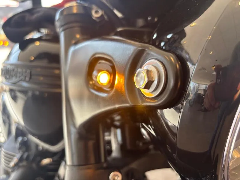 Bonneville T120 Black