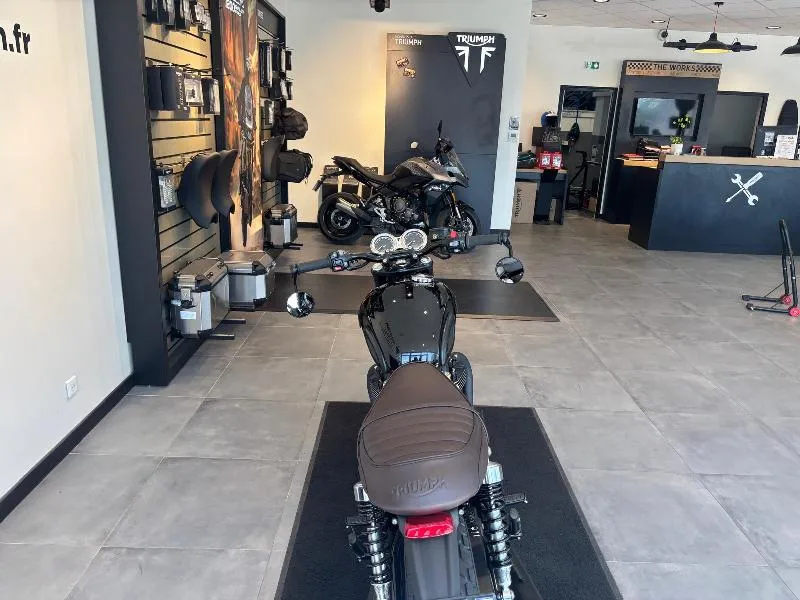 Bonneville T120 Black