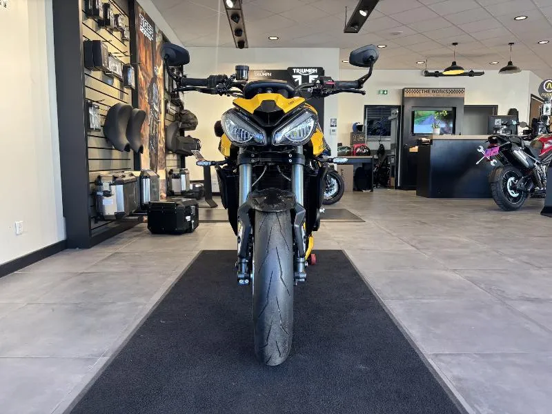 STREET TRIPLE 765 RS