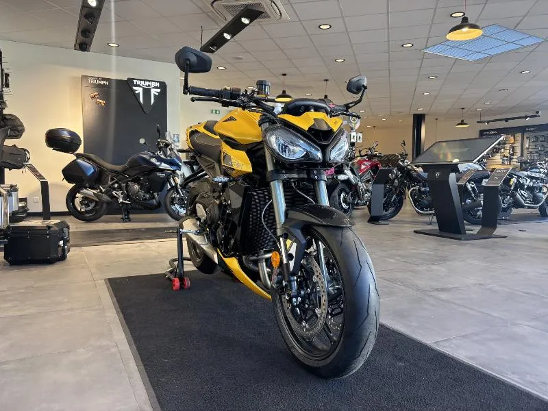 STREET TRIPLE 765 RS