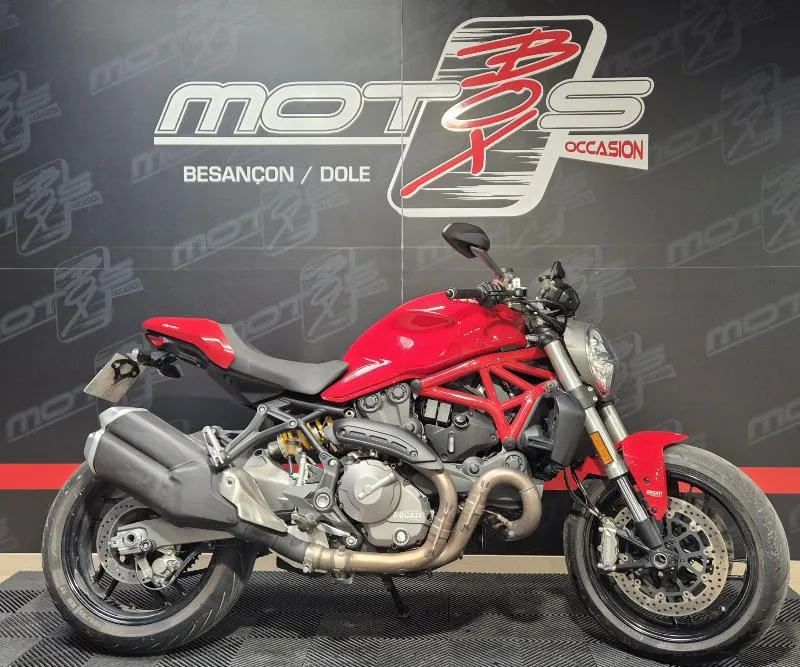 MONSTER 821 2018