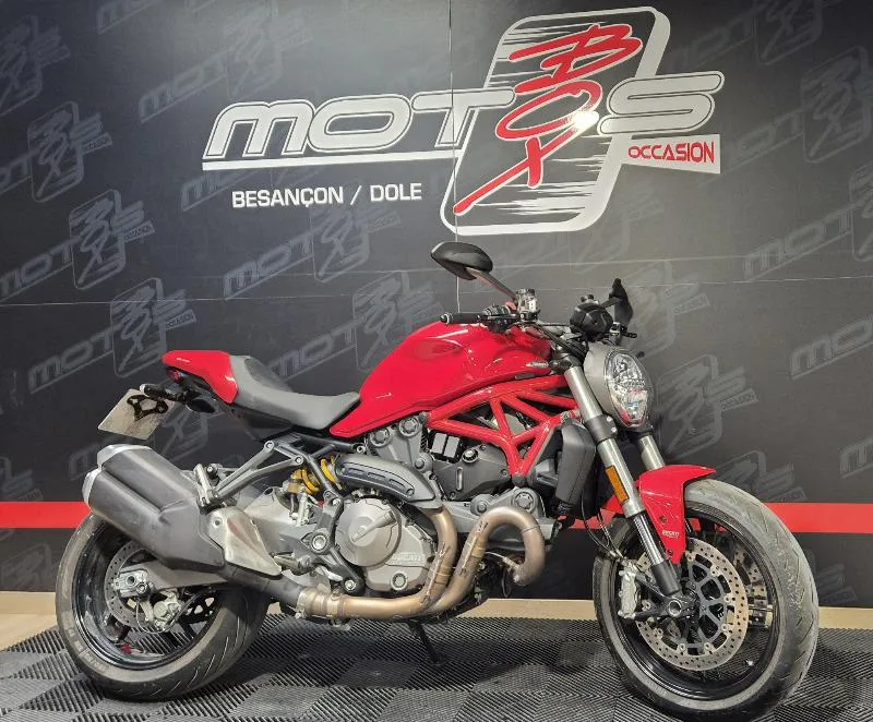 MONSTER 821