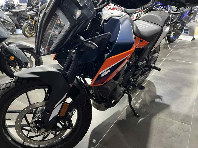390 ADVENTURE