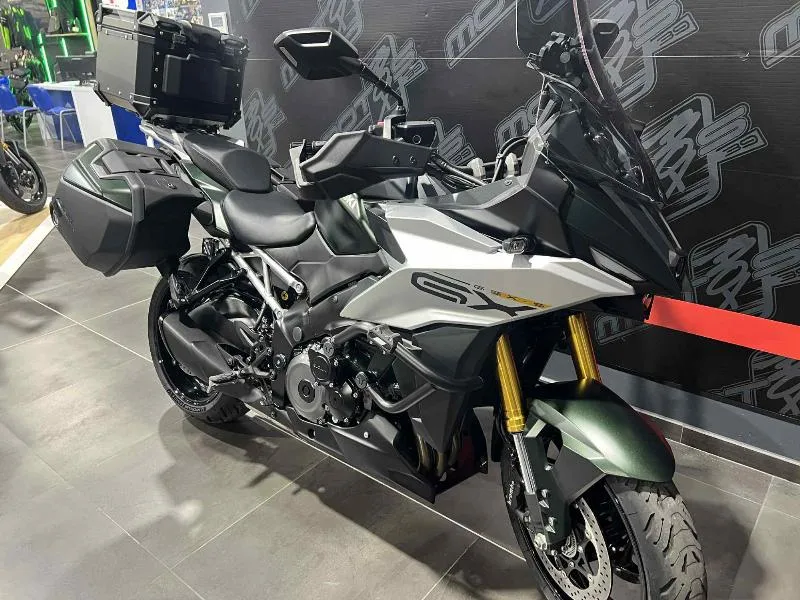 GSXS 1000 GX