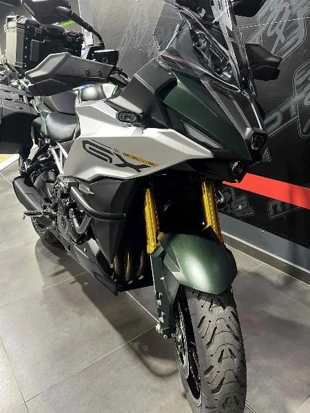 GSXS 1000 GX