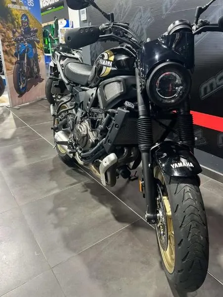 XSR 700 ABS