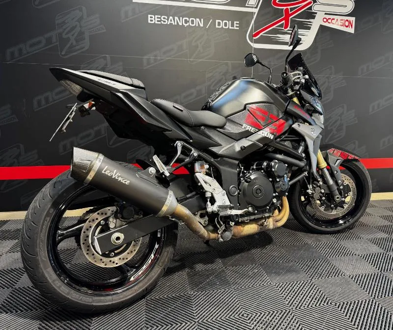 GSR 750