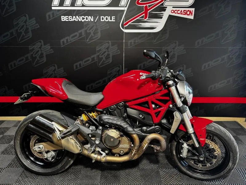 MONSTER 821