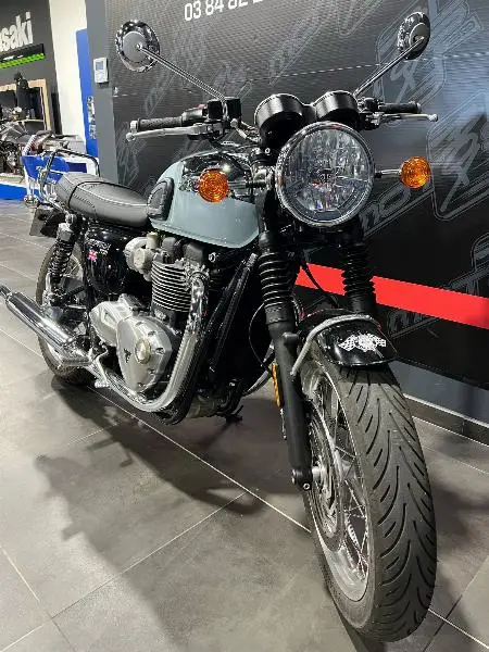 BONNEVILLE T120