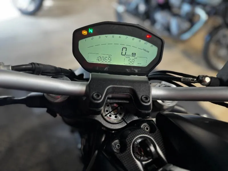 MONSTER 797
