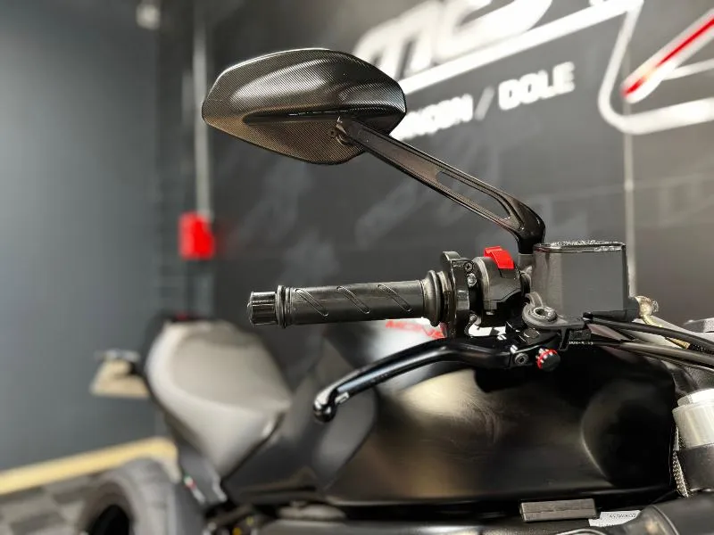 MONSTER 797