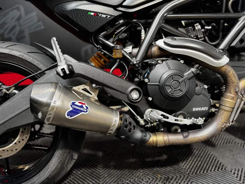 MONSTER 797
