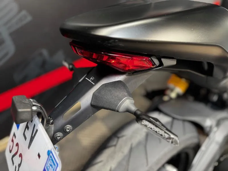 MONSTER 797