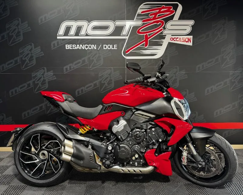 DIAVEL V4