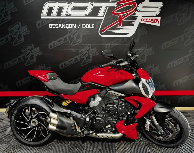 DIAVEL V4