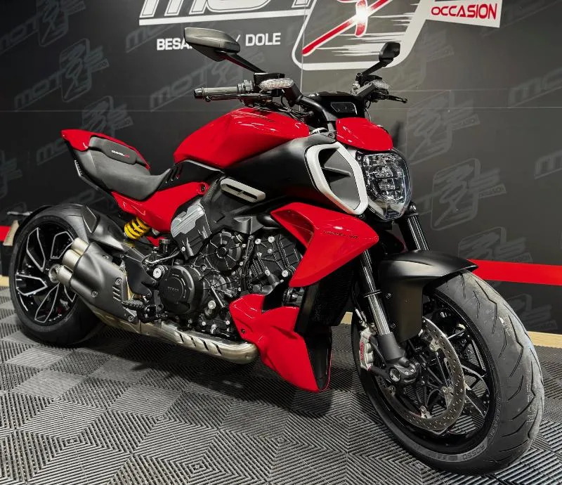 DIAVEL V4