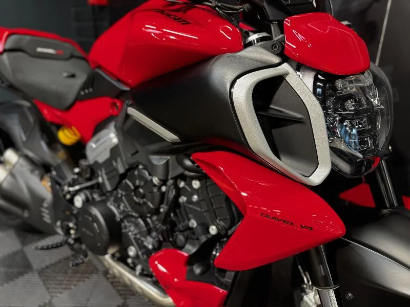 DIAVEL V4