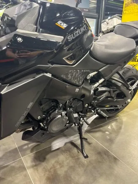 GSXS 1000