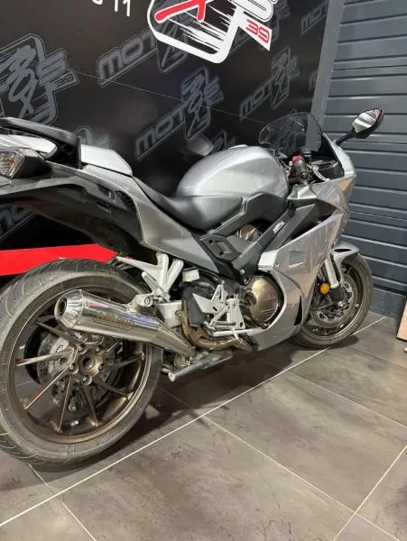 VFR 800 F