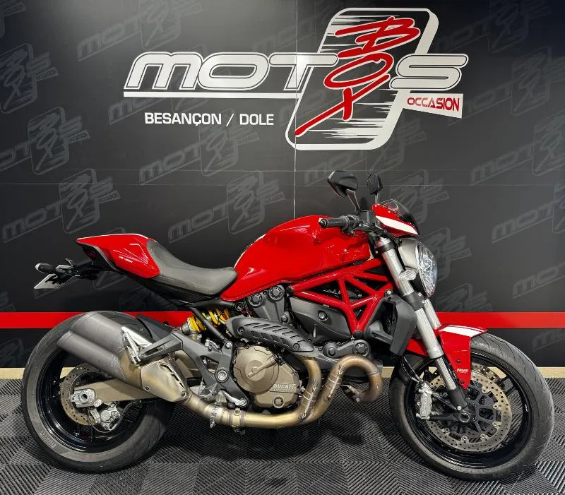 MONSTER 821 2015
