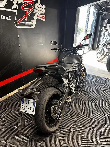 CB125R