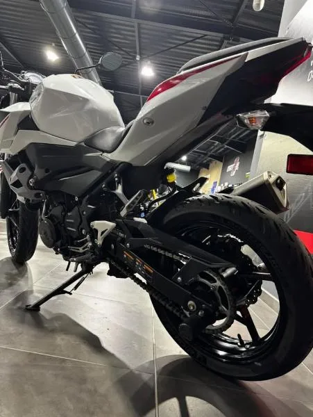 Z 400 J