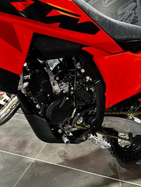 125 SX