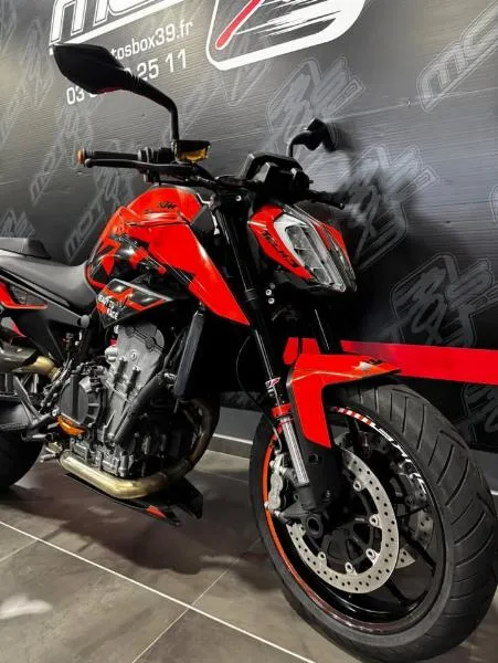 890 DUKE