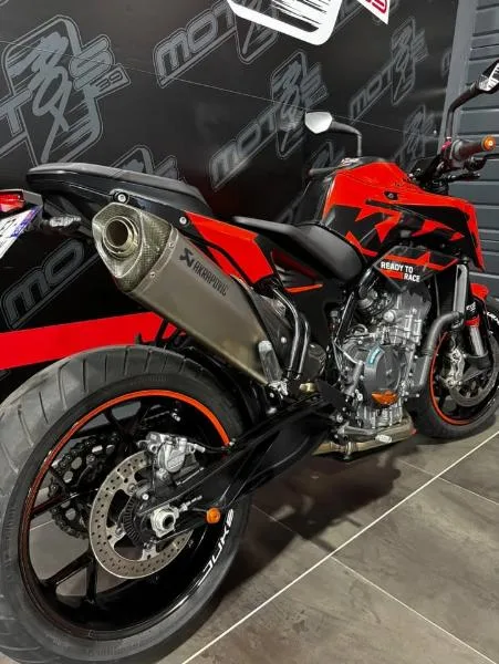 890 DUKE