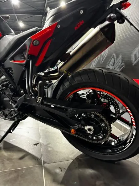 890 DUKE