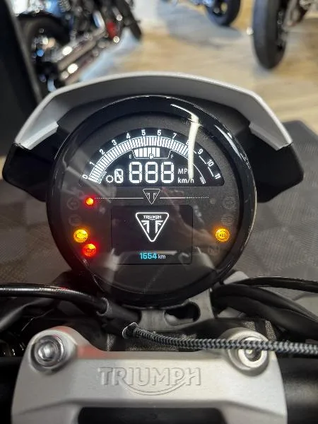 TRIDENT 660