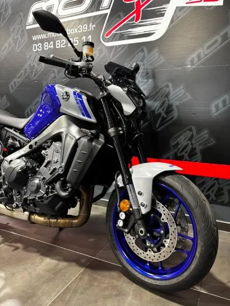 MT09