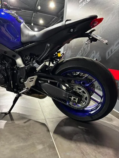 MT09