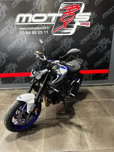 MT09