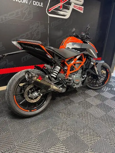 390 DUKE