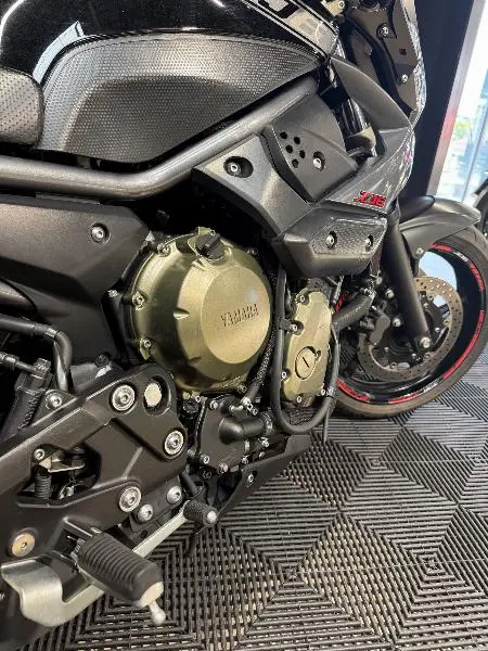 XJ6N