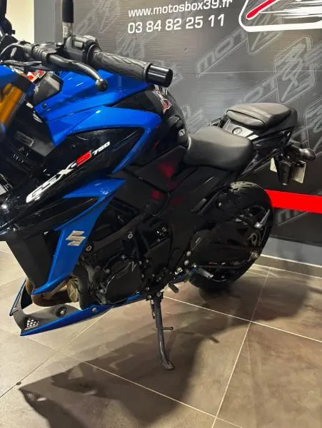 GSXS 750