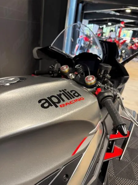 RSV4 1000