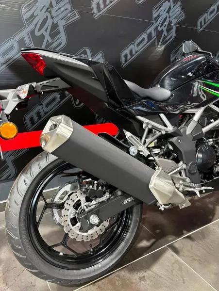 Z125