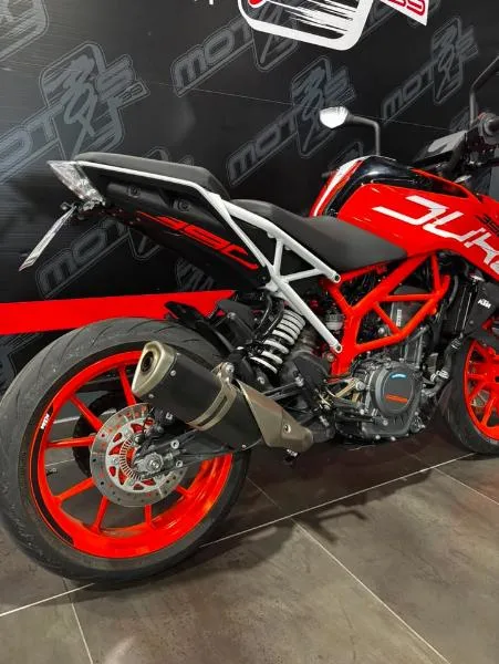 390 DUKE