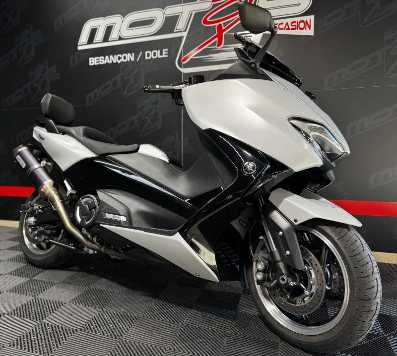 TMAX 530 DX