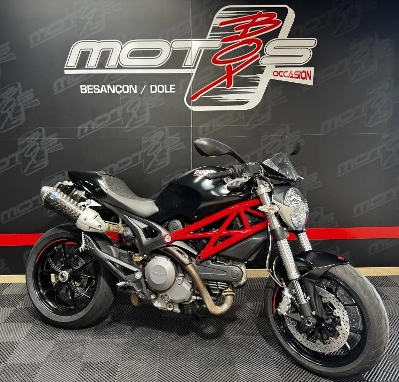 MONSTER 796 2011