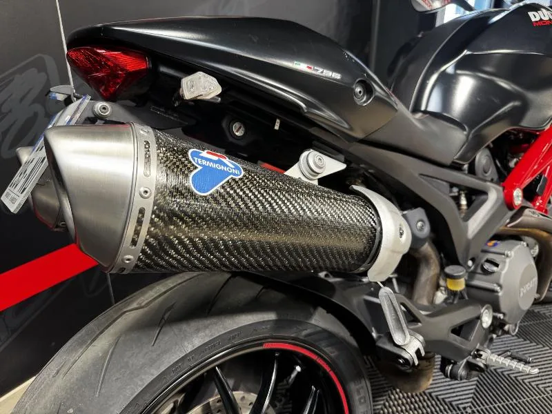 MONSTER 796