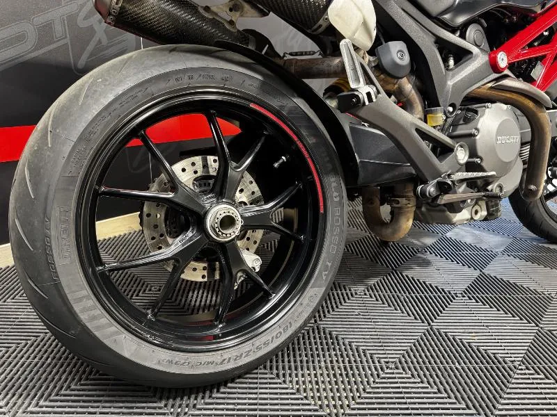 MONSTER 796